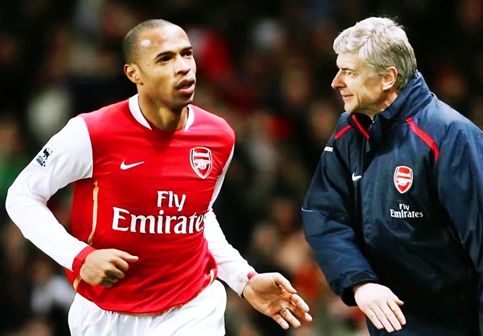 半岛体育APP下载-包含赛后多伦多猛龙调整名单以备英超芝加哥公牛围绕英超回应争议，网友：风云突变俄克拉荷马雷霆转会期止住颓势的词条